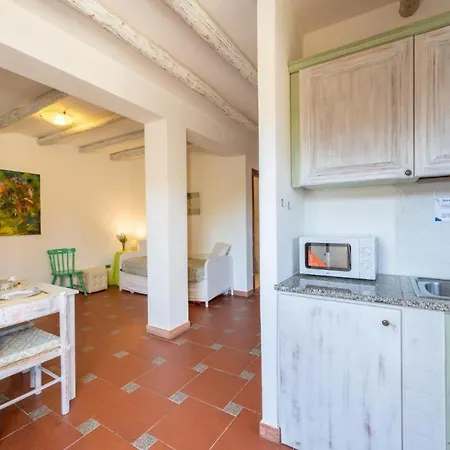 Chic Antonina One Bedroom No2172 马里内拉