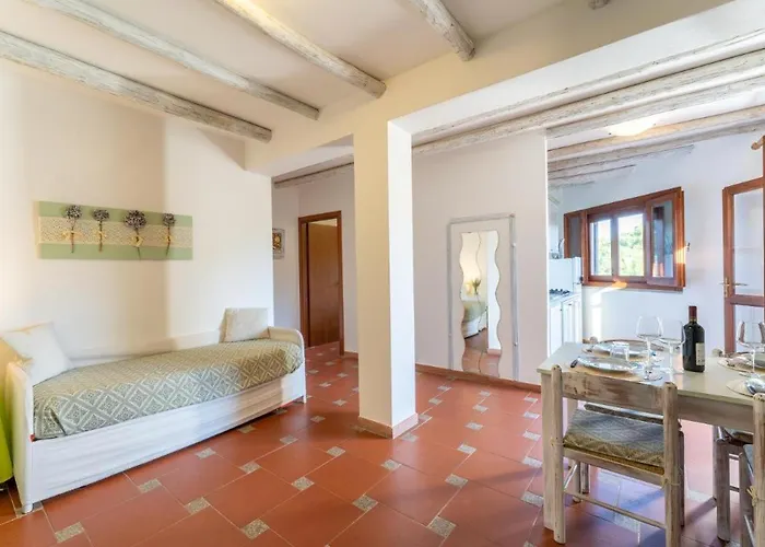 Chic Antonina One Bedroom No2172 *